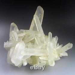 11.8lbs Grande Grappe De Cristal De Quartz Épais, Madagascar-q1021