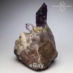 Brandberg Amethyst Sceptre Cristal De Quartz Cluster Avec Calcites Goboboseb Namibie