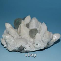 Cluster De Cristal De Quartz De Mongolie Intérieure Avec Fluorite Verte-fl0383