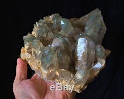 Cristal De L'himalaya À Grappe De Quartz Vert Fantôme / Minéral 220x180x80mm