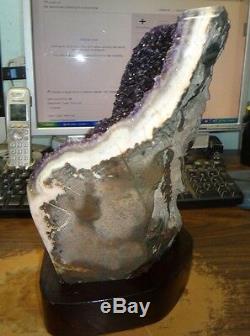 Énorme Cristal Amethyste Cluster Cathédrale Geode De Uruguay Avec Rim Poli