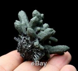 Grappe De Cristal Vert Rare De Beauté Naturelle Et Spécimen Minéral Ilvaite / Chine