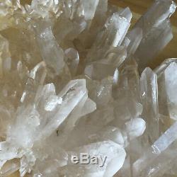 Guérison De Spécimen Approximatif De Groupe De Cristal Blanc Clair Naturel De 4,0lb En Cristal De Quartz