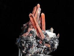 Hématite Noir Et Minéraux De Grappe De Quartz Rouge De 1,8 Lb De La Mine Jinlong, Chine