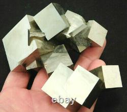 Onze! Cubes De Cristal Pyrite Nice Et Naturels Entrelacés! Dans Un Big Cluster ! 648gr (648gr)