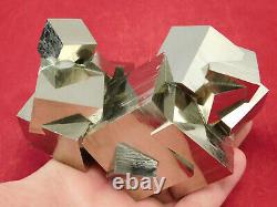 Un Fou! Douze Cubes De Cristal Pyrite Naturels Entrelacés! Dans Un Cluster Énorme 1111gr